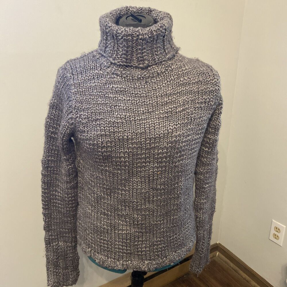Women's Medium Gap Wool Blend Cable Knit Turtle Neck Pullover Sweater